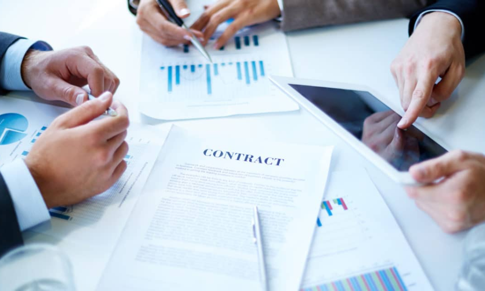 Contract Management vs Project Management