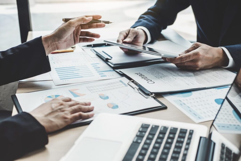 Who Should Enroll in Contract Management Courses in London?