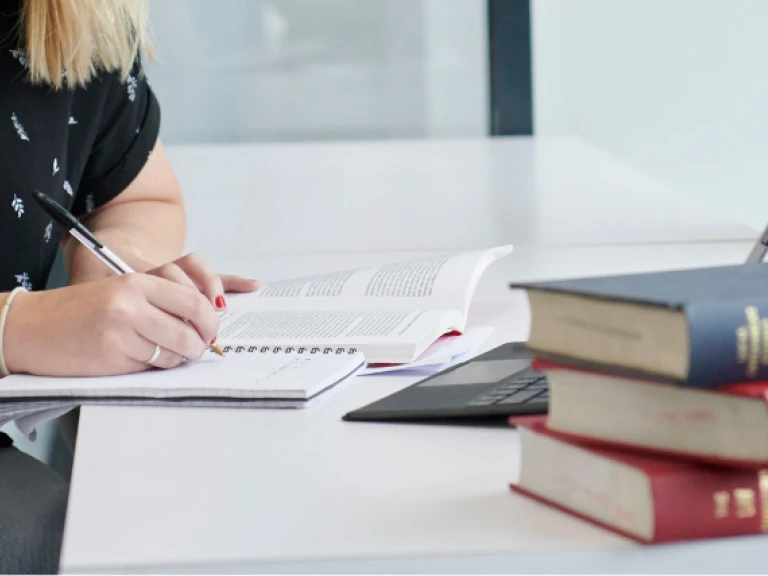 Top Benefits of Enrolling in a Legal Writing and Drafting Course in London